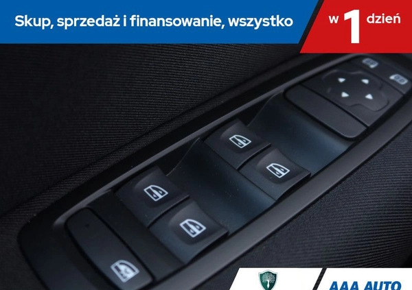 Renault Megane cena 50000 przebieg: 84827, rok produkcji 2017 z Brzeziny małe 191